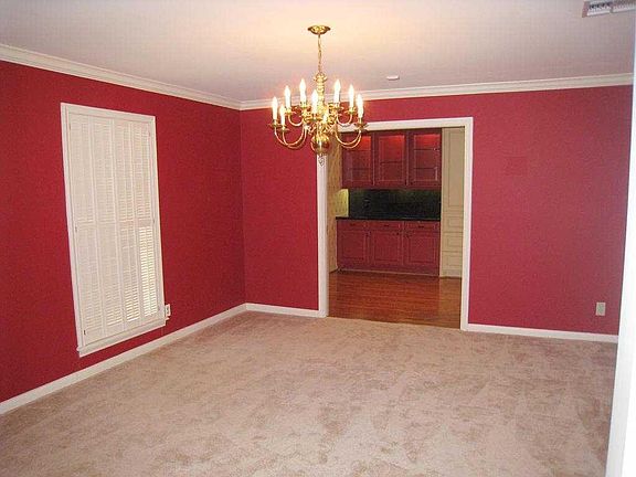 5th image of 7810 Meadowvale Dr