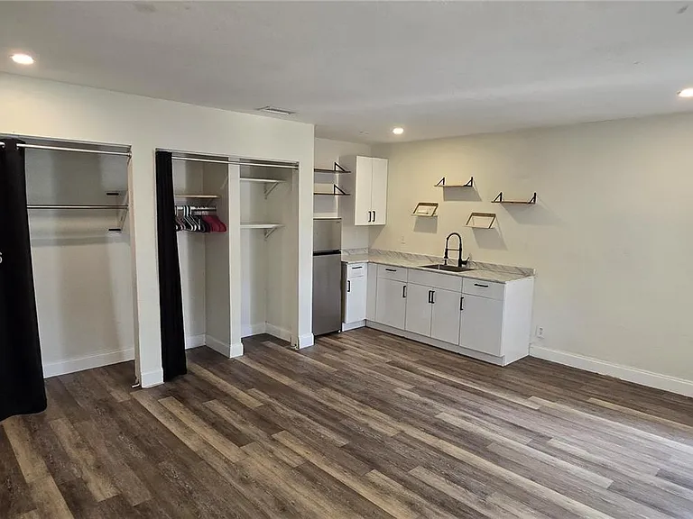 201 NE 2nd Ave #1 — Photo 1