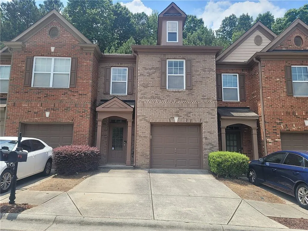 3 bed, 2.5 bath, 1818 sqft, $2,400 — Photo 4
