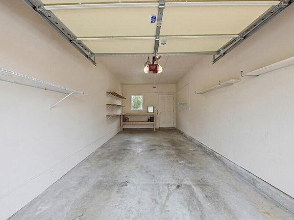 3rd image of 1136 Periwinkle Dr