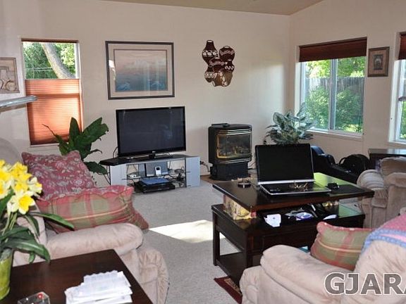 3rd image of 2918 1/2 Sandra Ave