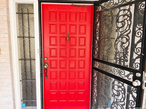 4th image of 11103 WHISPER HOLLOW ST