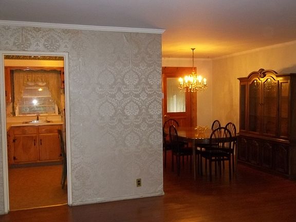 3rd image of 90 Pembrook Dr