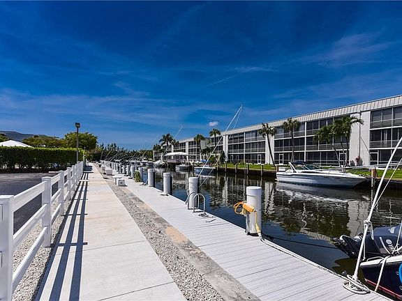 3rd image of 775 Jeffery Street #303