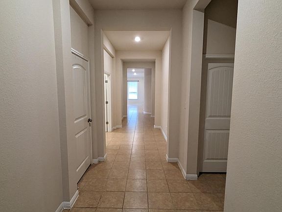 4th image of 1616 Gerald Ln