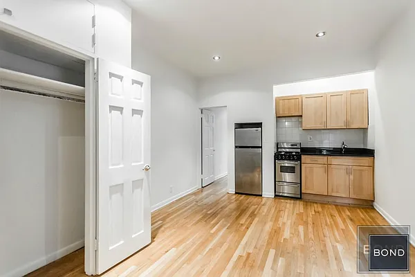 Rented by Bond New York | media 12