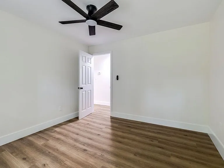 515 Samuel Smalls Sr Ave — Photo 16