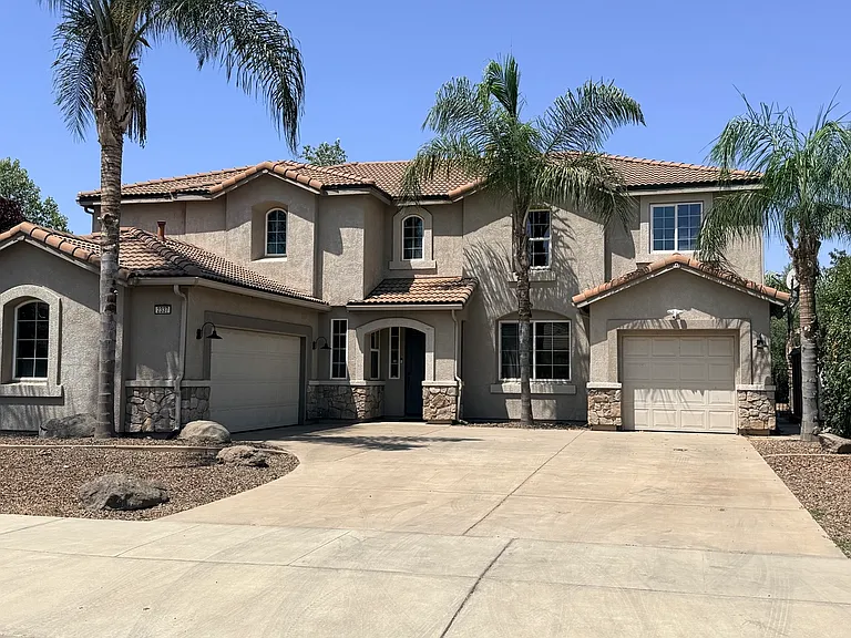 2337 N Silvervale St — Photo 3