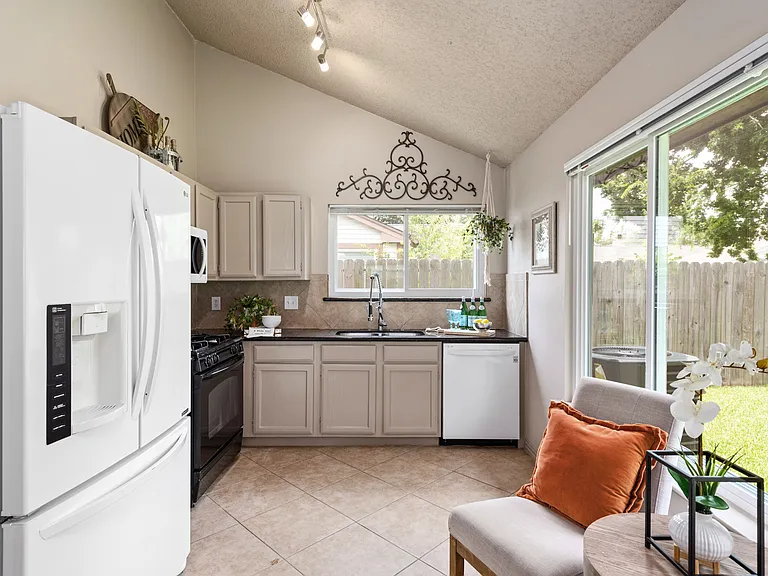 20514 Blue Beech Dr — Photo 14