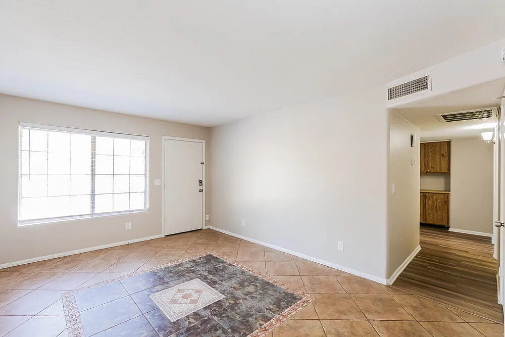 3 bed, 2.0 bath, 1189 sqft, $1,880 — Photo 4