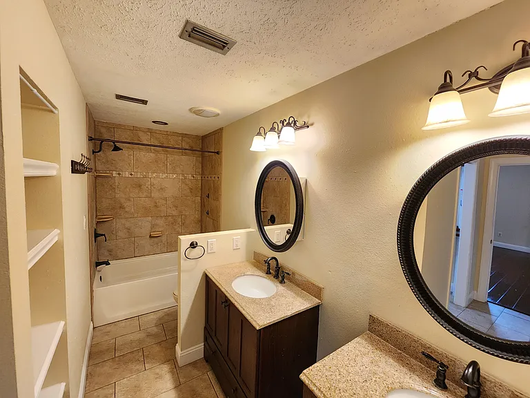 2403 Stonehill Ave — Photo 9