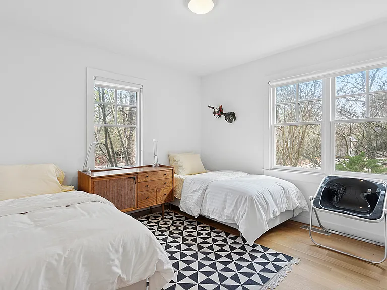 54 Gardiner Dr — Photo 13