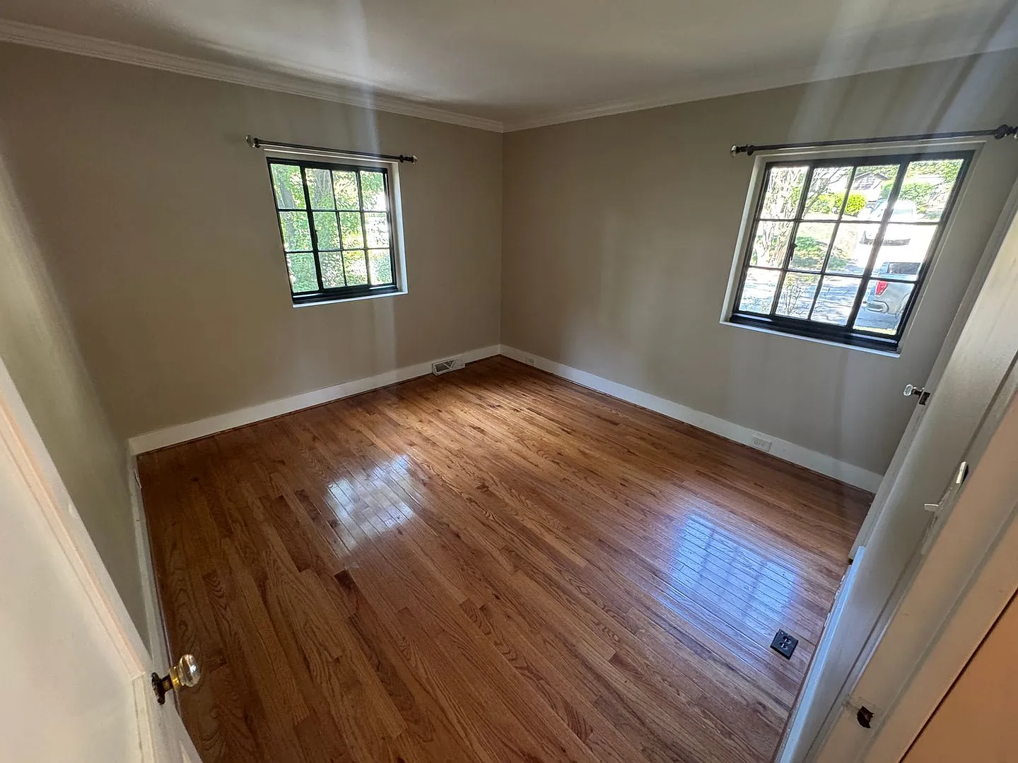 Spacious home - charm overload! 2 Beds, 2 Baths tour today! — Photo 3