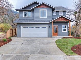 1167 NE Bonney Doon Ln, Grants Pass, OR 97526