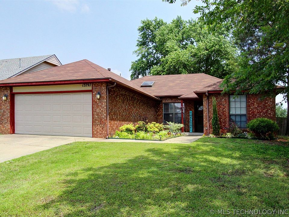 1st image of 13797 S Oak Pl