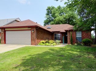 13797 S Oak Pl, Glenpool, OK 74033