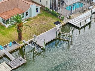 7427 Southwind Dr, Hudson, FL 34667