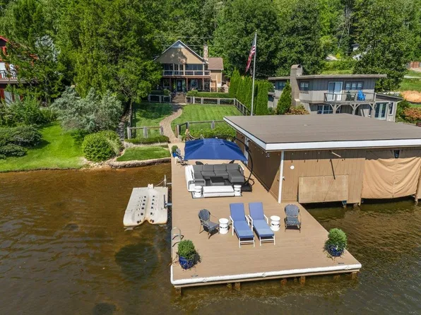 1522 W Lakeshore Dr, Landrum, SC 29356