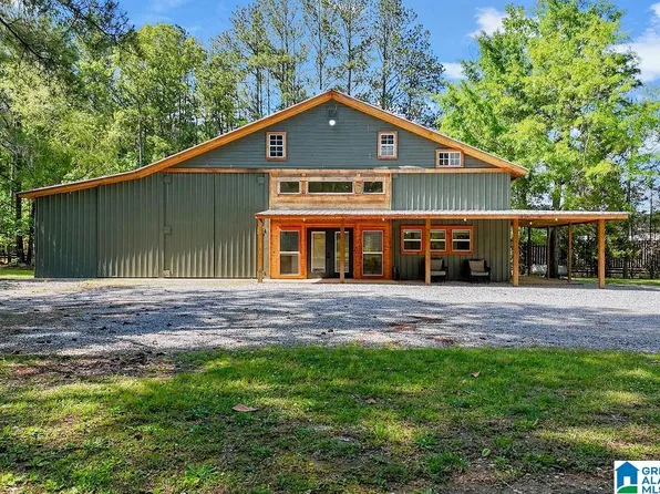451 Paradise Point Dr, Columbiana, AL 35051