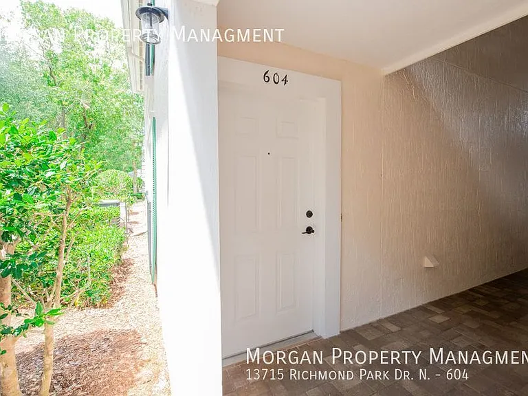 13715 Richmond Park Dr N #604 — Photo 5
