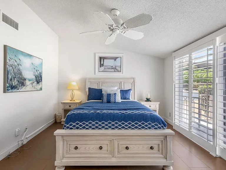 Quercus Ln — Photo 30