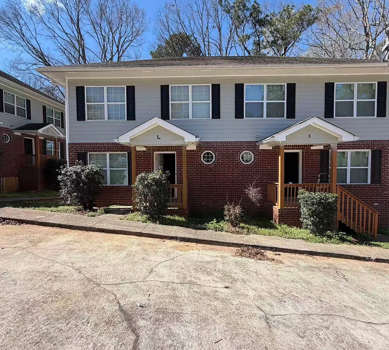 4 bed, 1380 sqft, $1,600 — Photo 1