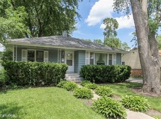 110 Woodlawn Dr, Mundelein, IL