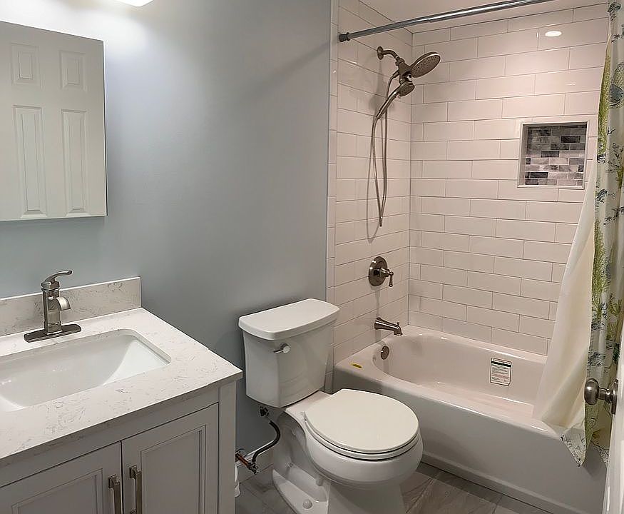 2nd image of 125T Clubhouse Dr SW Unit 9