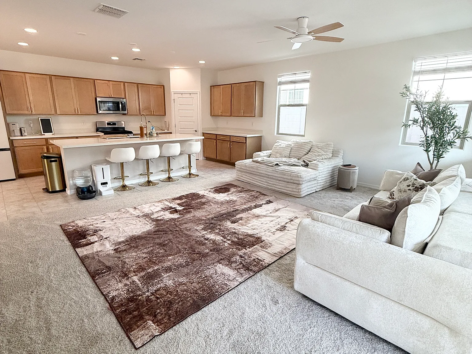 10223 W Piccadilly Rd — Photo 2