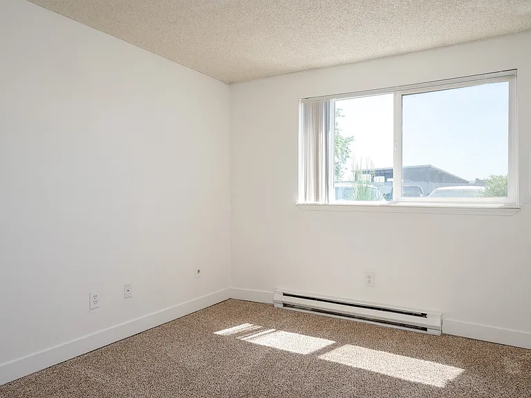 Americana Apartments — Photo 22