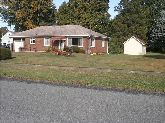 2nd image of 312 Hathaway St W