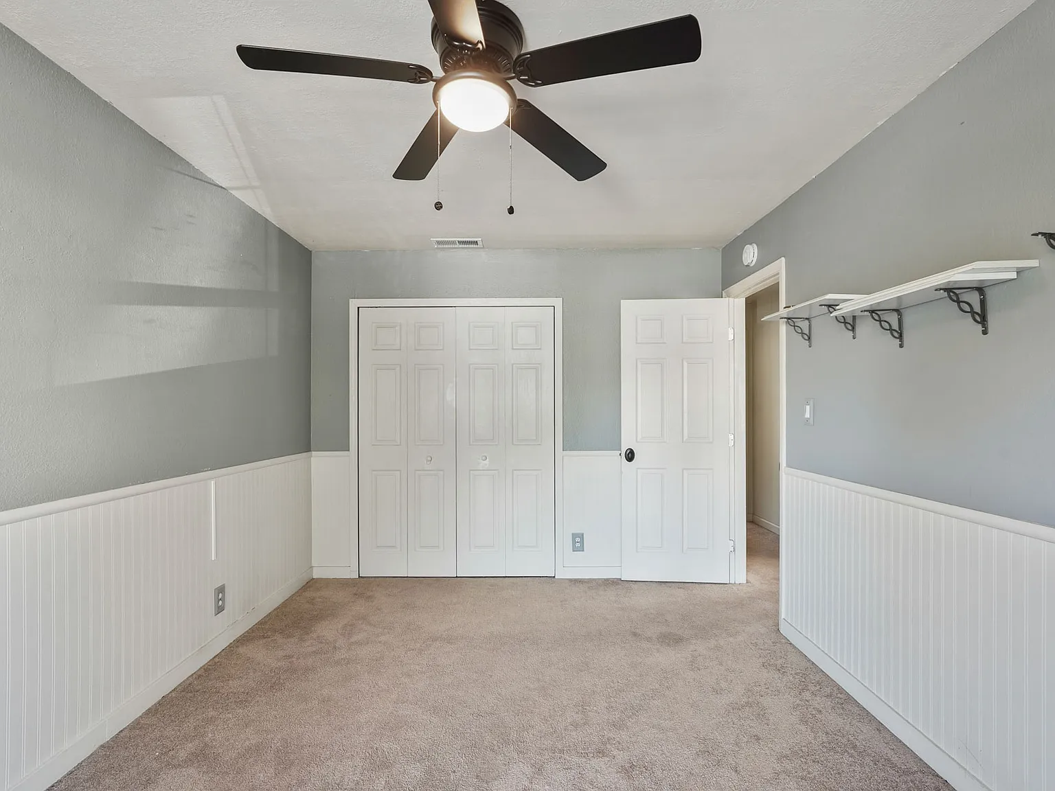 5 bed, 3.5 bath, 7876 sqft, $3,100 — Photo 4