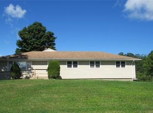 965 Center Rd, Conneaut, OH 44030