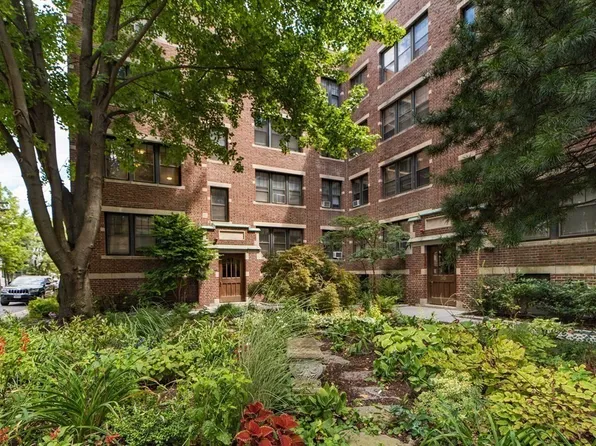 34 Ash St APT 204, Cambridge, MA 02138