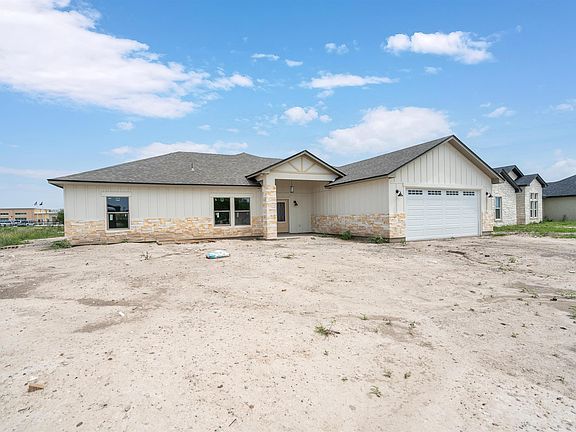 3rd image of 204 Persimon Dr