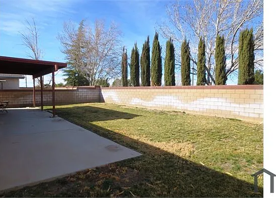 741 E Ivesbrook St — Photo 22