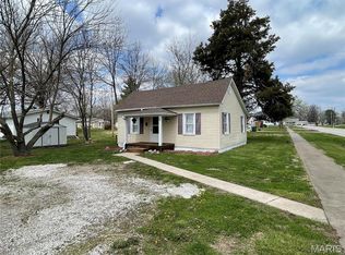 111 McKay St, Macon, MO 63552