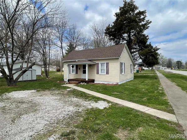 111 McKay St, Macon, MO 63552