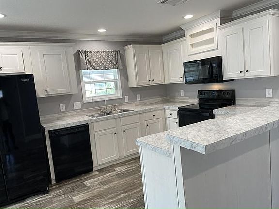 3rd image of 422 Bimini Cay Cir