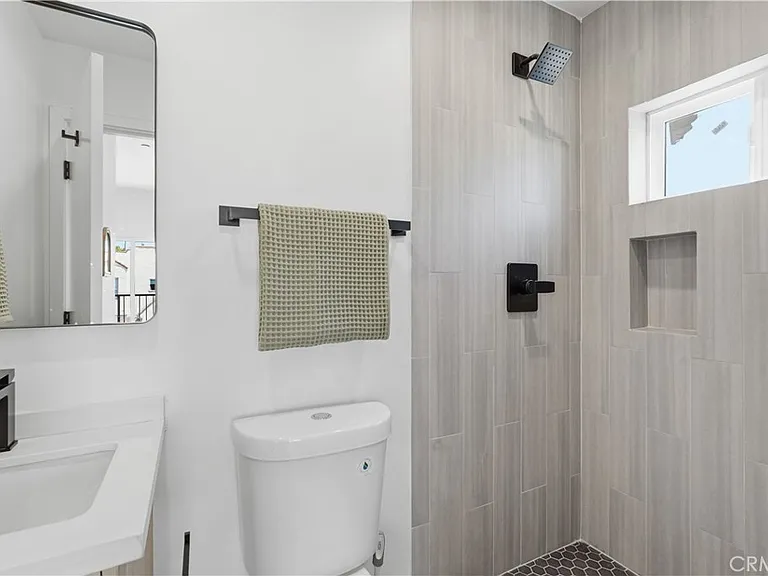 1428 S Cloverdale Ave — Photo 12