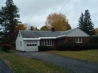 12 Warwick St, Pittsfield, MA 01201