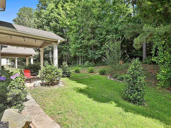 2nd image of 240 Stillwood Dr