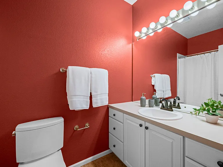 Main level 2nd bath