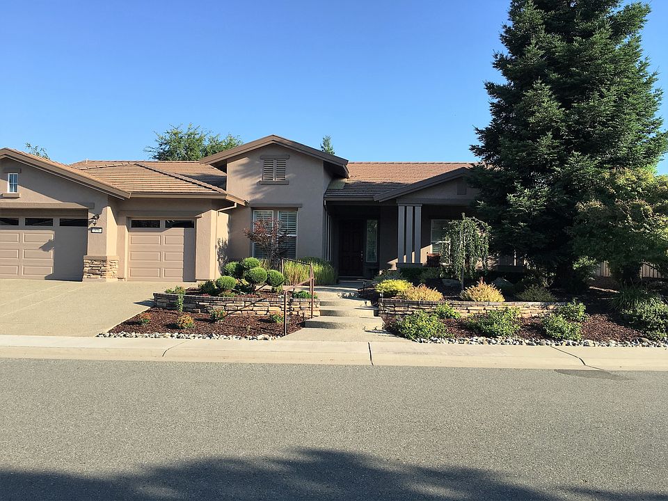 1st image of 370 Lilac Ln