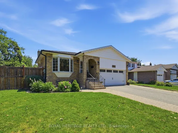 321 Salerno St, Oshawa, ON L1J 6W1