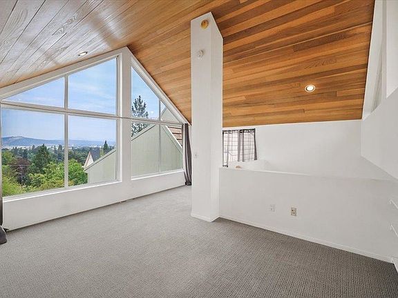 5th image of 3313 E 12th Ave