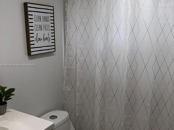 5th image of 200 Galen Dr APT 201