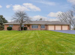 44W141 Hazelcrest Dr, Sugar Grove, IL 60554