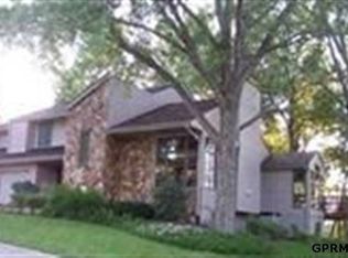 10924 Saratoga Plz, Omaha, NE 68164