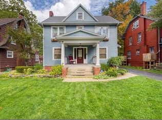 3057 E Overlook Rd, Cleveland Heights, OH 44118